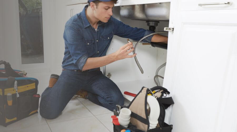 Local expert plumbing services in Manito, IL